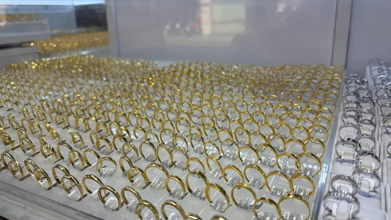 انخفاض سعر سبيكة الذهب بمقدار 2.2 مليون دونغ فيتنامي خلال عطلة نهاية الأسبوع